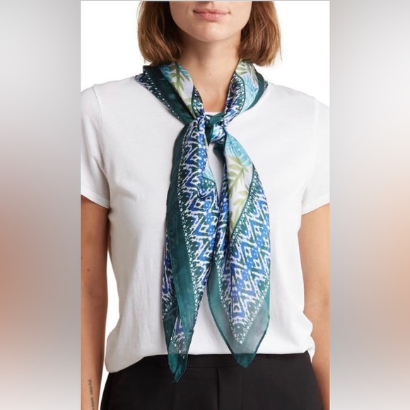 Vince camuto Rhythmic Floral Satin Square Scarf - Picture 1 of 5